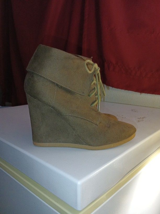 Woman's Wedges