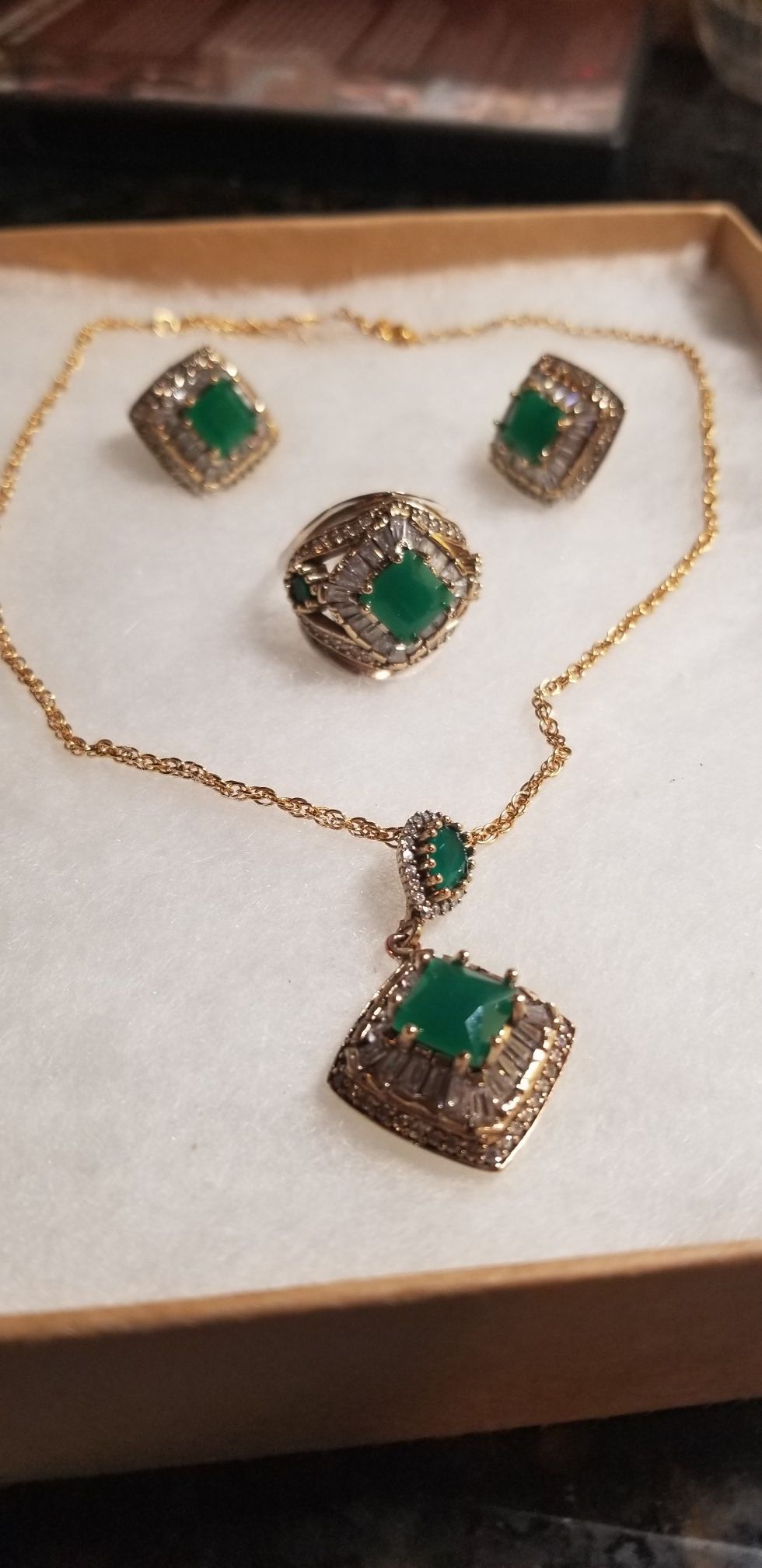 STERLING SILVER WITH EMERALD JEWELRY SET