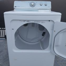 MAYTAG LARGE CAPACITY GAS DRYER ⛽️ 