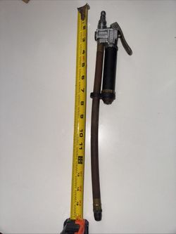 tire inflator with a pressure gauge 