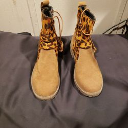 WOMEN'S BOOTS 👢