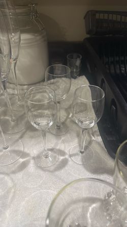 Clear Glass Wine Glasses Set
