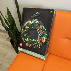 LEGO Icons Wreath-Making Kit and Holiday Garland 10340