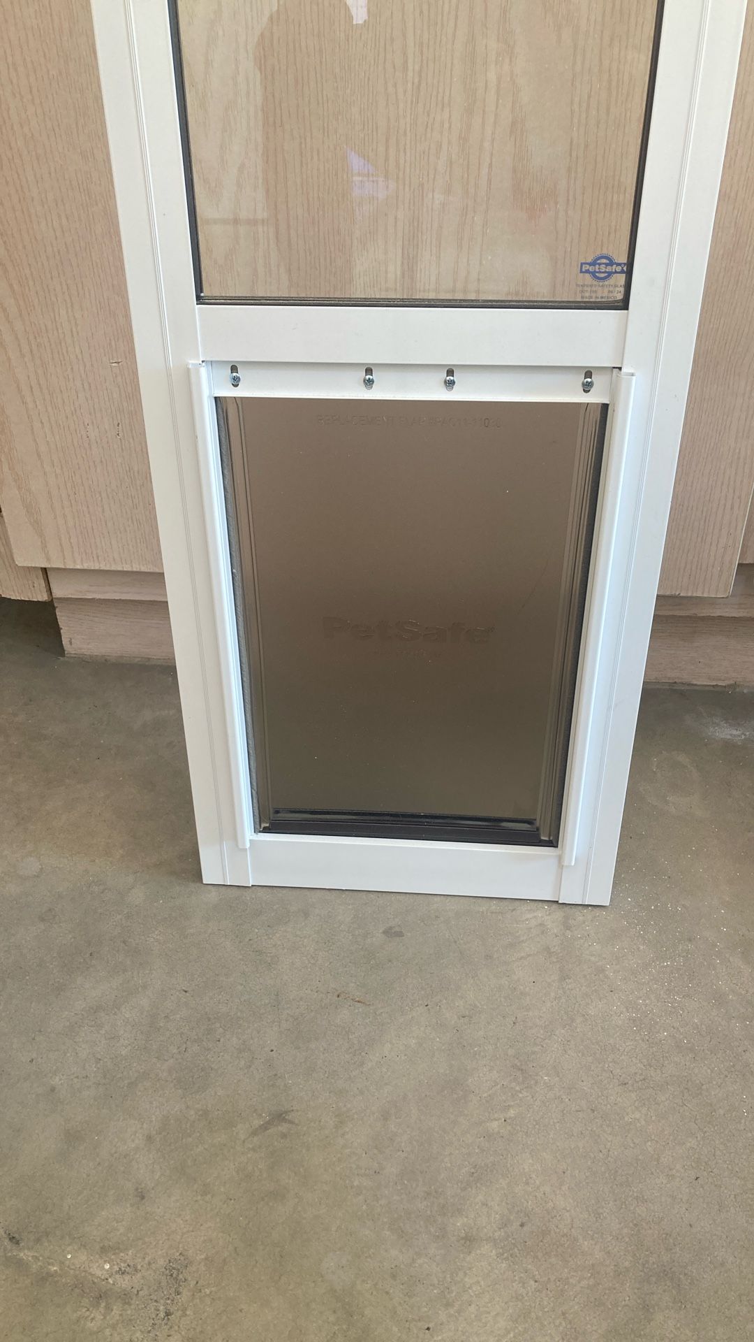 Dog Door New Medium And Fits Sliding Glass Doors 77-81”