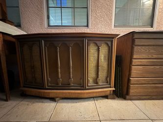 Vintage Sears Radio Phonograph