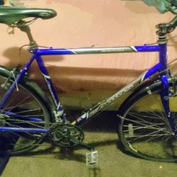 Jamis Coda  Mountain Bike. 