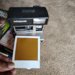 Polaroid 600  Camera