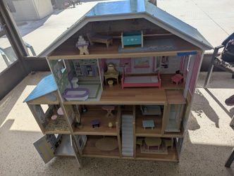 Majestic Mansion Wooden Dollhouse