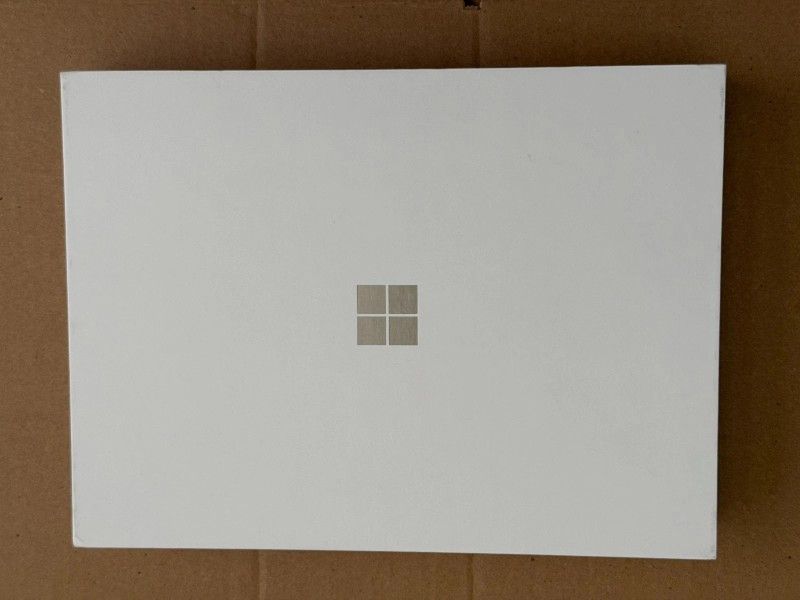 Microsoft Surface Pro PC Touchscreen 13" Snapdragon X Plus 16gb Ram 256gb SSD
 SEALED