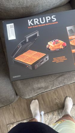 BRAND NEW WAGGLE MAKER