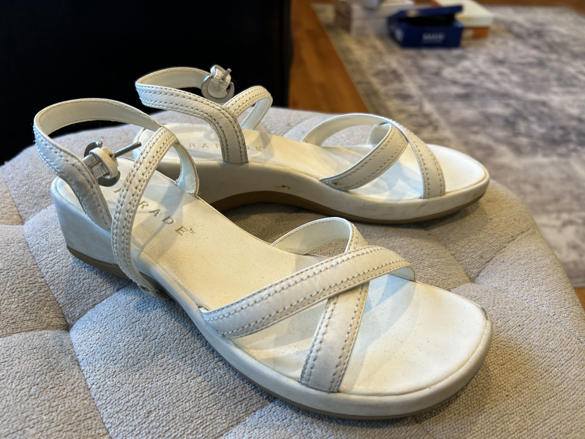 Women's white wedge sandals size 5 1/2