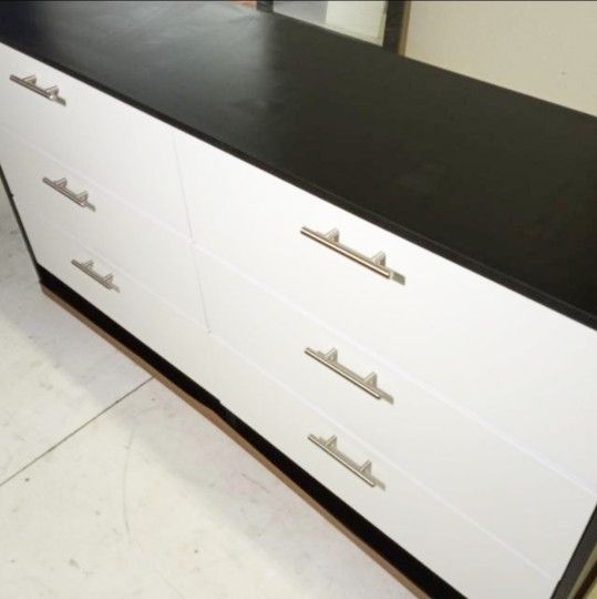 NEW DRESSER CHEST AND 2 NIGHTSTANDS. MIRROR NOT INCLUDED. ALSO SOLD SEPARATELY