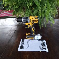 DeWalt.  20v New XR. Hammer Drill.  2 Speed.  Brushless Motor W/ Clip