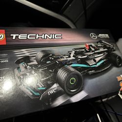 LEGO TECHNIC MERCEDES-AMG F1 W14 PULL-BACK. $20 BUCKS FOR THIS SAT AND SUN ONLY. NO NEGOTIATION!!!!!
