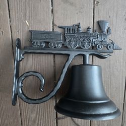 ANTIQUE CAST IRON DOOR/
DINNER BELL WITH TRAIN