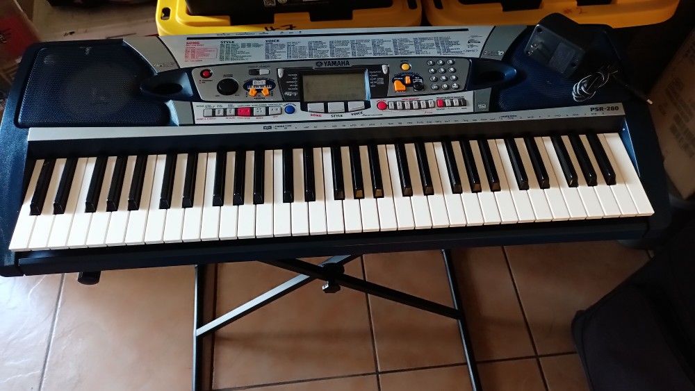 Yamaha PSR-280 Electronic Keyboard Portatone