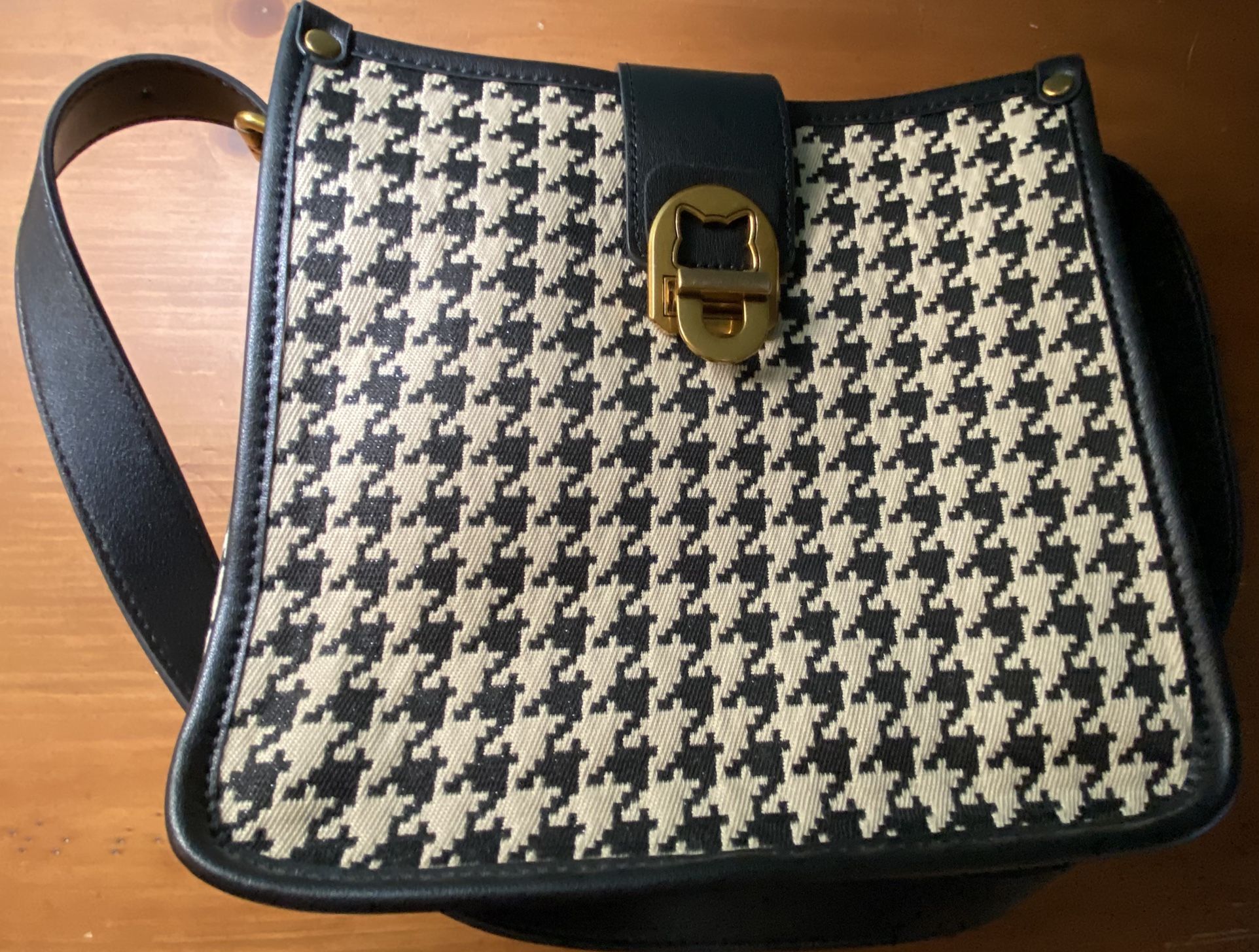 FOXLOVER Houndstooth Fabric Shoulder Bag for Women Top Handle Bucket Purse Casual Retro Portable Adjustable Straps