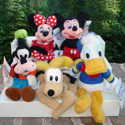 1997 Disney Bean Bag Set - New - Mint Tags Set includes: Minnie Mickey Goofy Pluto Donald Duck