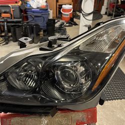 Headlights Infiniti G37 Coupe 