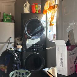 I’m Selling My Stackable Washer And Dryer I Bought It For 1400 Make Me An Offer I’ll Work With You