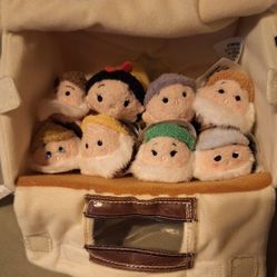 Disney Snow White And The 7 Dwarfs Cottage Micro Tsum Tsum Doll Play SetDisney Parks Snow White & 7 Dwarfs Cottage MICRO TSUM TSUM -NWOT