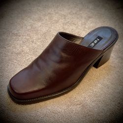 (#140) Women’s Nine West Leather Mules