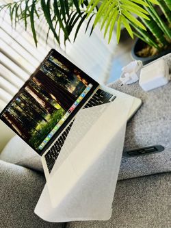 Apple MacBook Air 13-inch, 24GB Ram, 512GB! Brand New 2025! Retail $1,525 Asking $1325