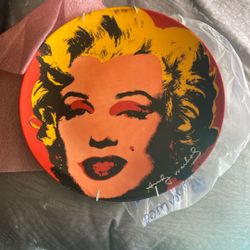 Marilyn Monroe Plate.. Andy Warhol 
