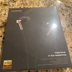 Triple Driver In Ear 1 More headphones