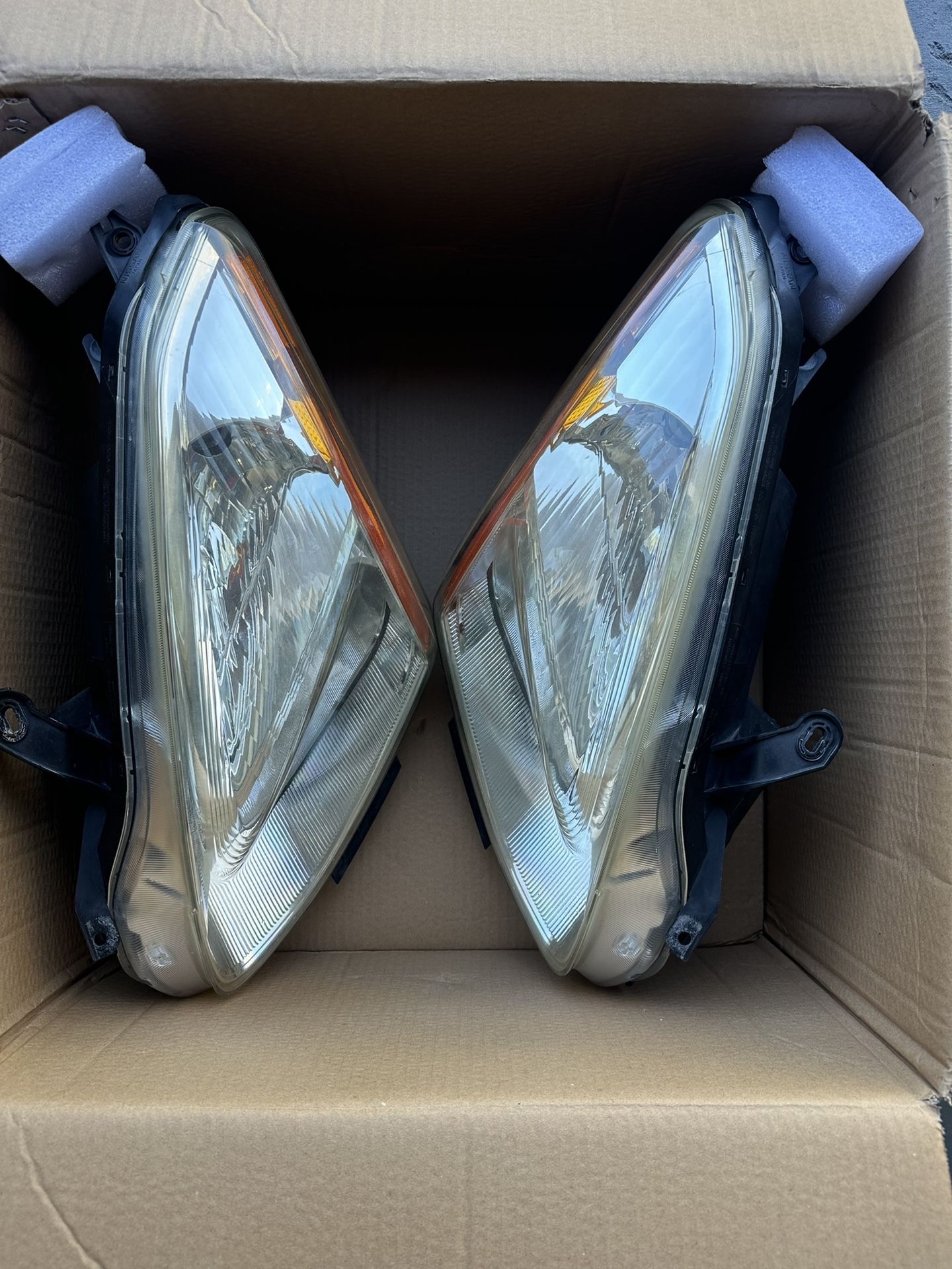 2008-2013 Nissan Rogue Headlights Left + Right