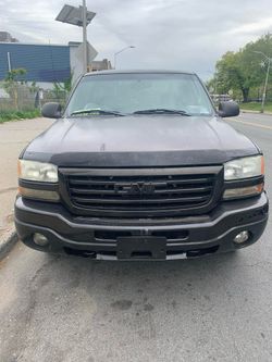 2003 GMC Sierra Pickup Truck