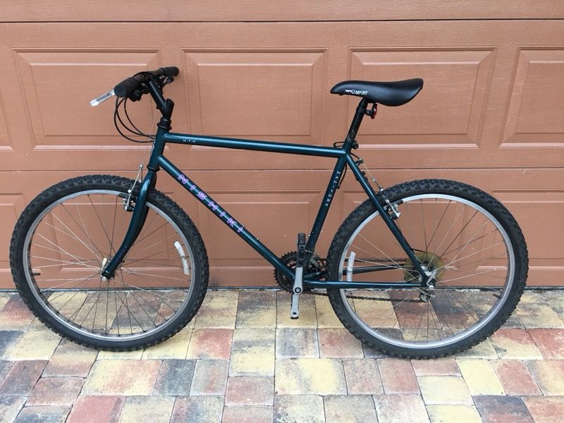 Nishiki Manitoba adult size mountain bike 21 speed 20” frame