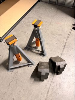 6 ton jack stands + wheel chucks