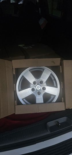 2001-2007 Dodge Grand Caravan 16' OEM Alloy Wheels Brand New (Center Caps Included) Need Gone!