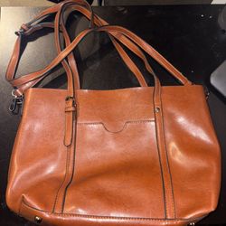 Tan and brown crossbody bag with adjustable straps #tanbag