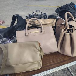 Purse Handbags Available. Listo Para Usted Ahhorita Bolsas De Mujeres 