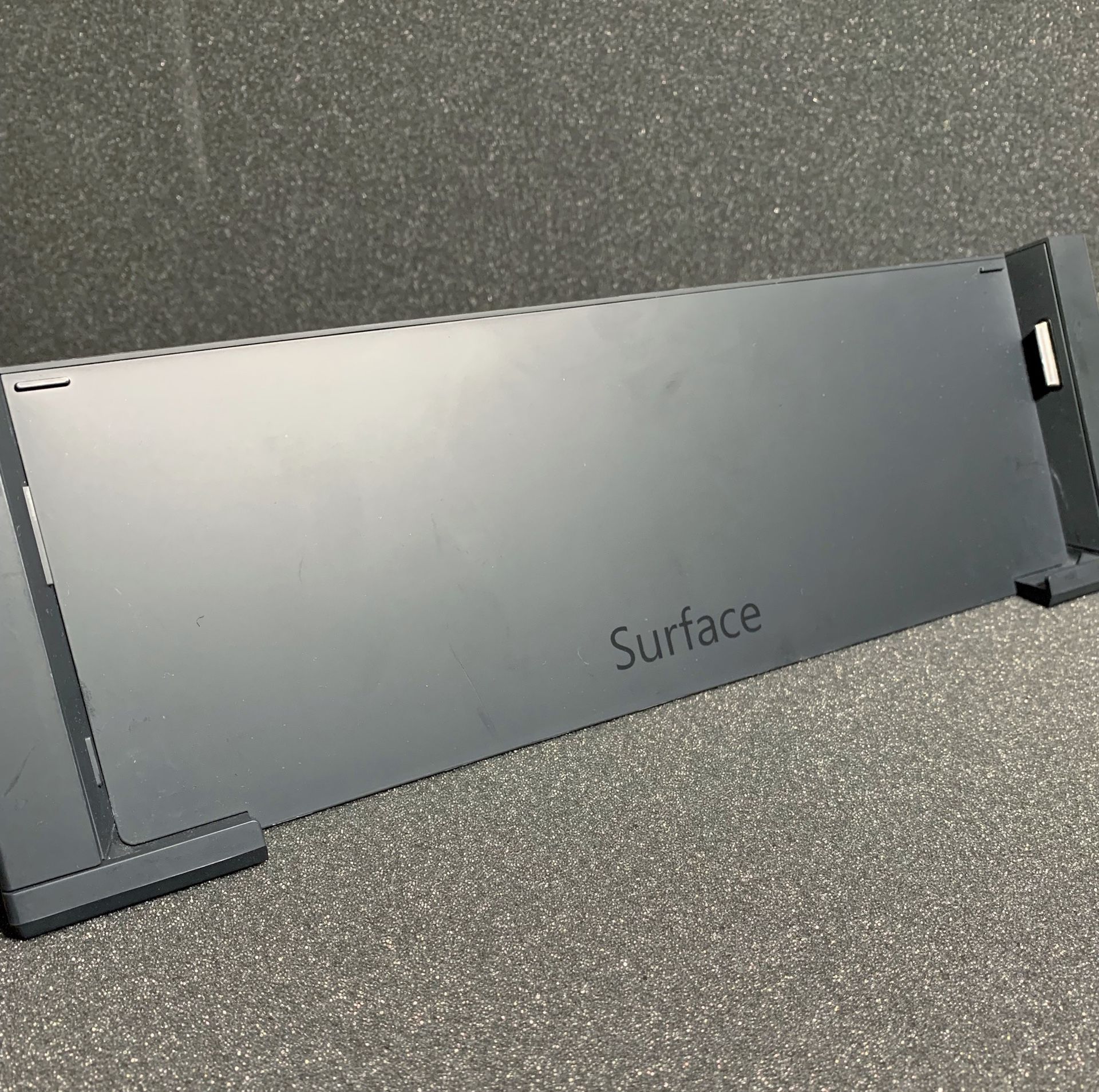 ** Microsoft Surface Pro 3 Docking Station **