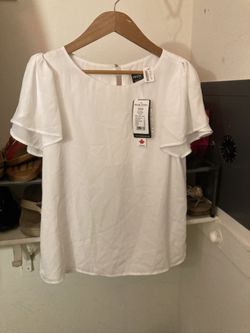 NEW 🆕==> Frank Lyman Blouse 