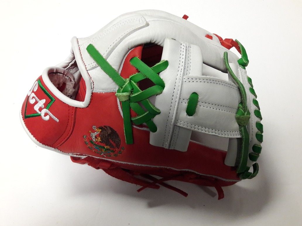 Baseball glove made in Mexico
