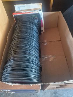 Two hundred 45s late 50s 1960s  from panorama city
Do-wop, ballads , pop ...