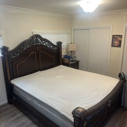 Cal King size Bedroom Set