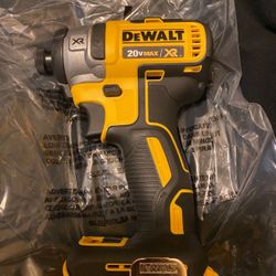 Dewalt 20 V Max Xr Cordless Brushless 3Speed  1/4 In    Impact Driver Tolo
