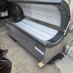GardaSun Sunrise 3500 Commercial Tanning Bed – Salon Grade – $1,000