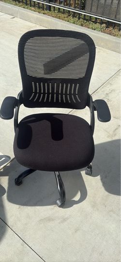 Black Mesh Office Chair with Armrests