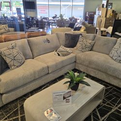Beautiful LARGE FEATHER DOWN SECTIONAL FINANCING AVAILABLE 