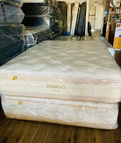 Queen SAATVA RX MATTRESS WITH BOXSPRING