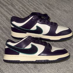 Nike low dunks Size 8 In men