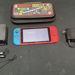 Nintendo Switch w/Dock,Charger, & Case