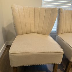 Living Room Chairs 