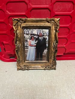 Free Elegant Gold Frame